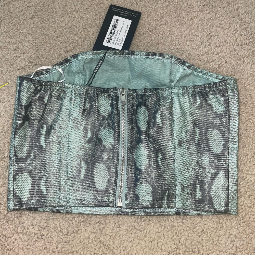 PrettyLittleThing Blue Snake Print Bandeau Top 2